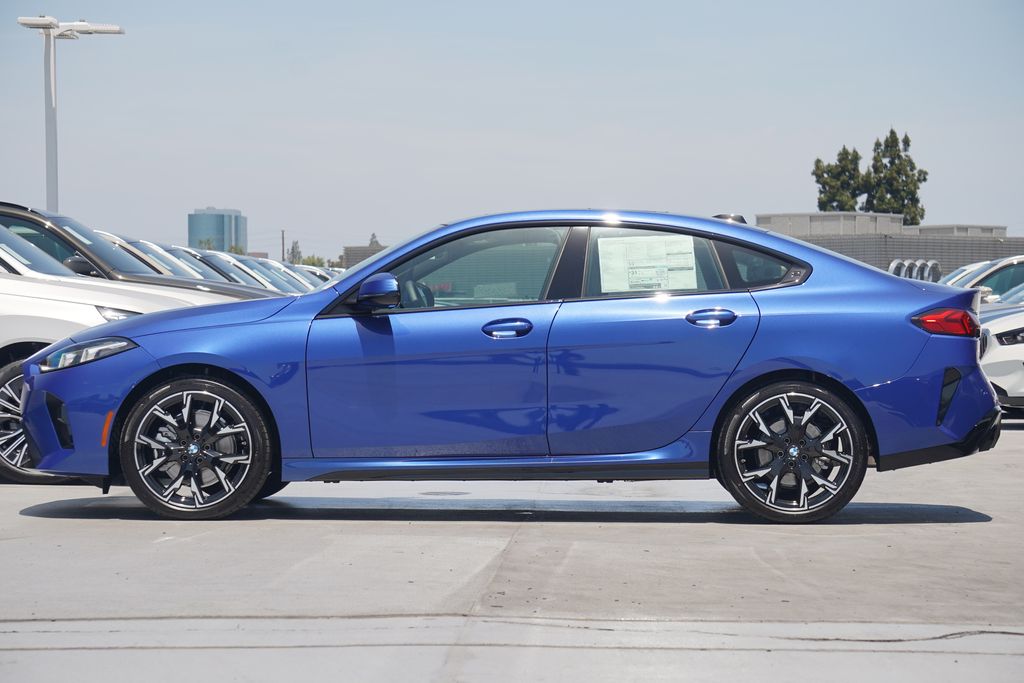 Thumbnail: 2026 BMW 2 Series - 4