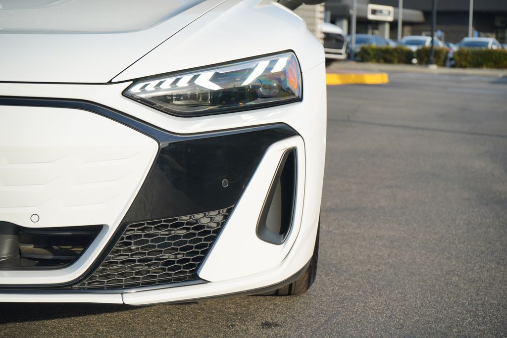 2025 Audi e-tron GT Premium Plus 2
