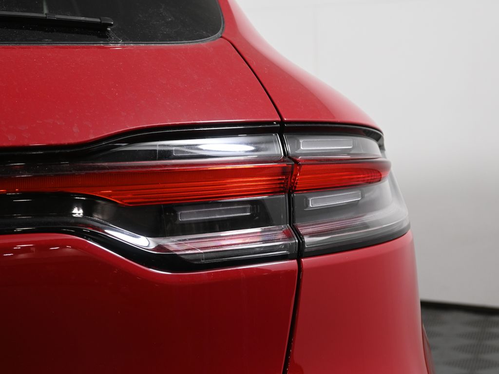 Thumbnail: 2026 Porsche Macan - 13