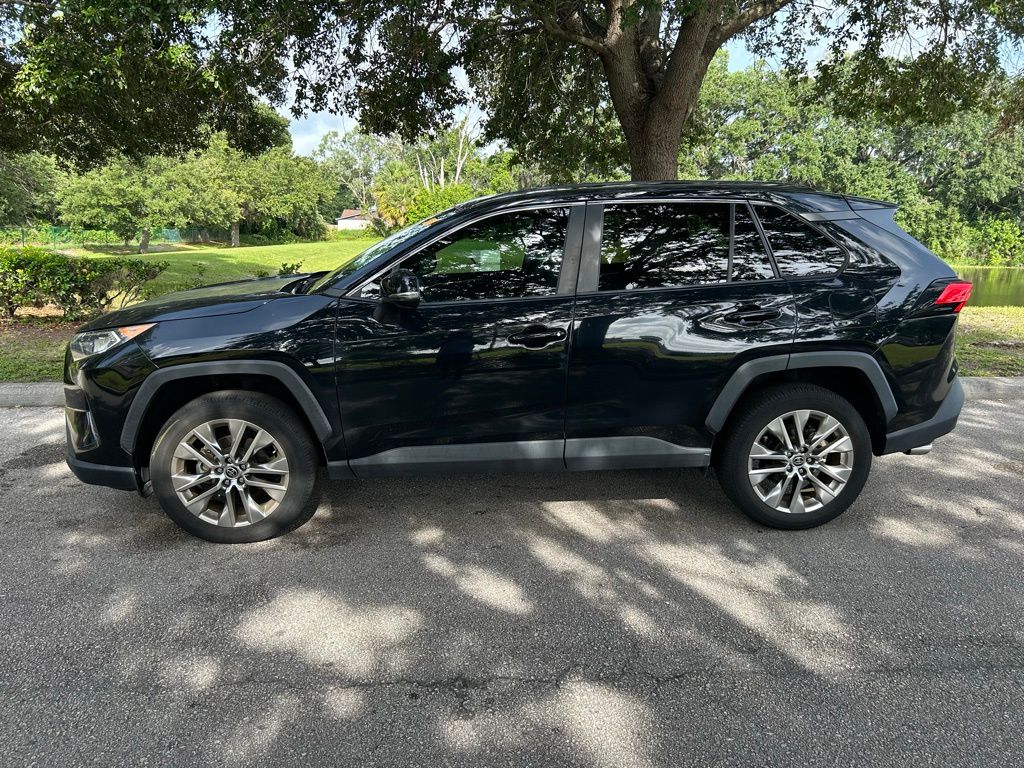 2021 Toyota RAV4 XLE Premium 2
