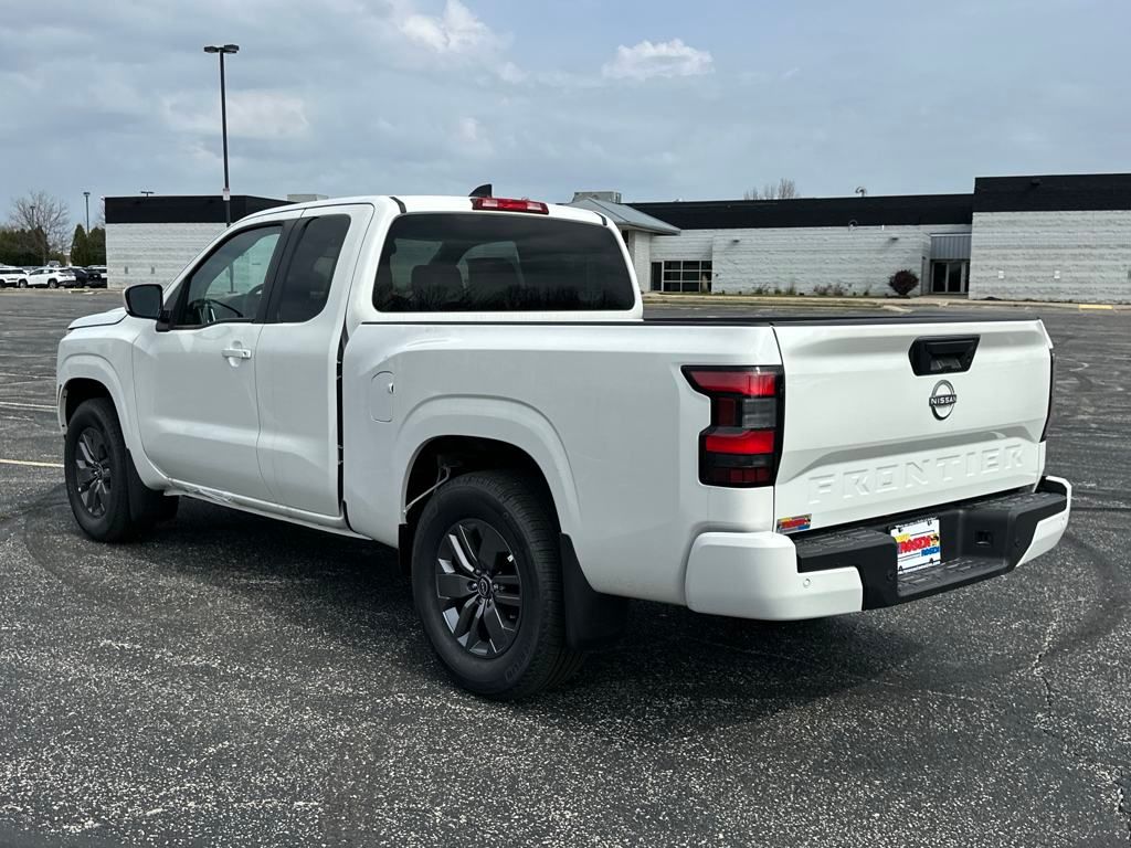 2025 Nissan Frontier SV photo
