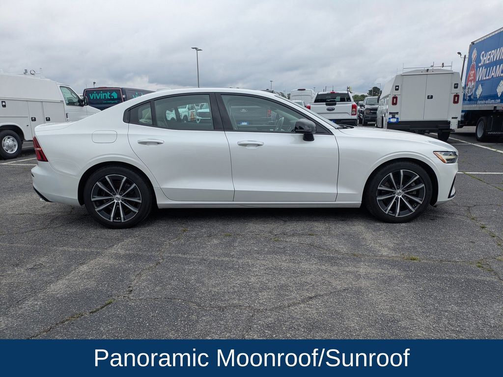 2021 Volvo S60 T5 Momentum