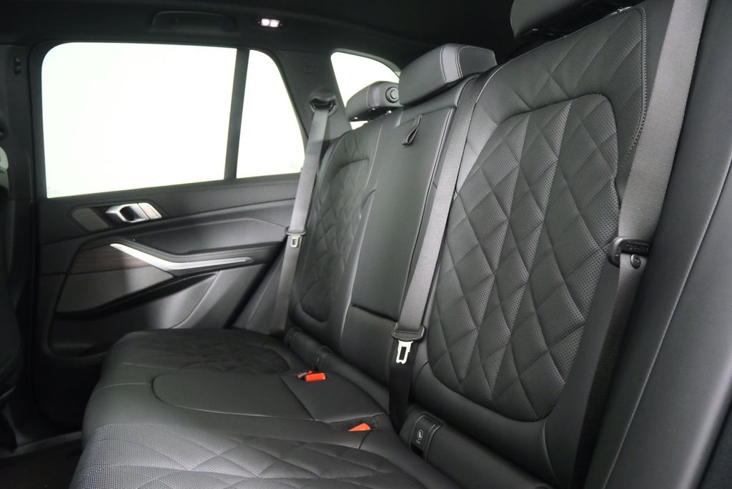 Thumbnail: 2026 BMW X5 - 15