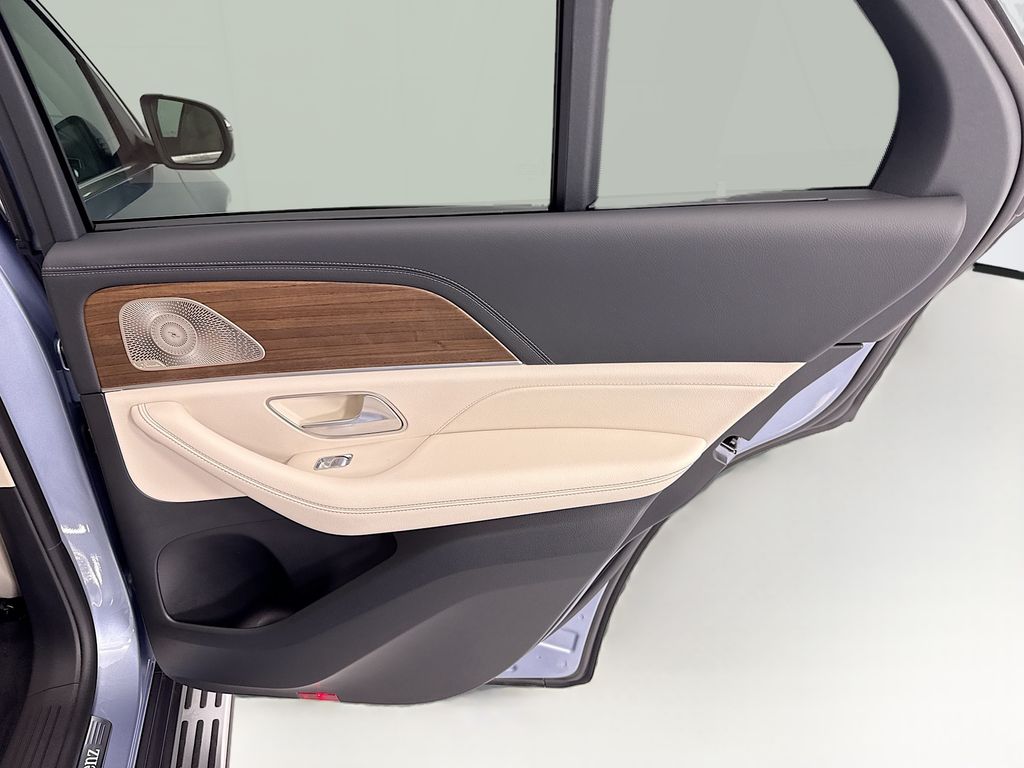 Thumbnail: 2026 Mercedes-Benz GLE - 27