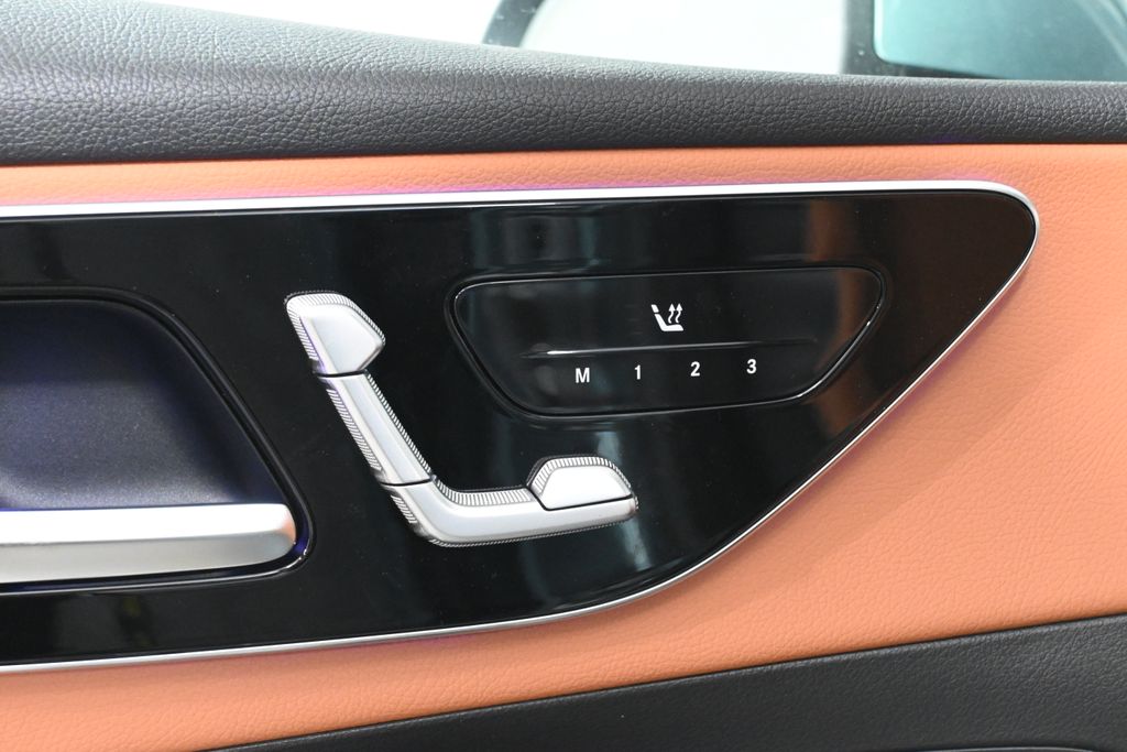 2025 Mercedes-Benz GLC 300 21
