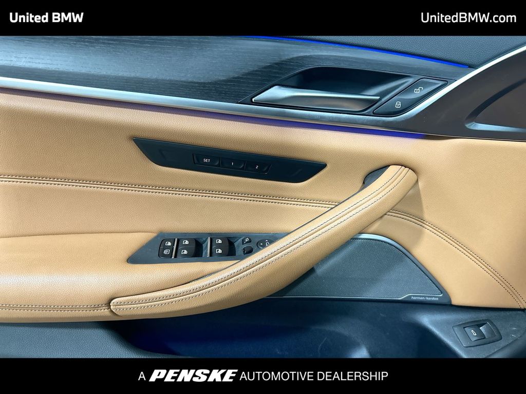 2022 BMW 5 Series 530i 11