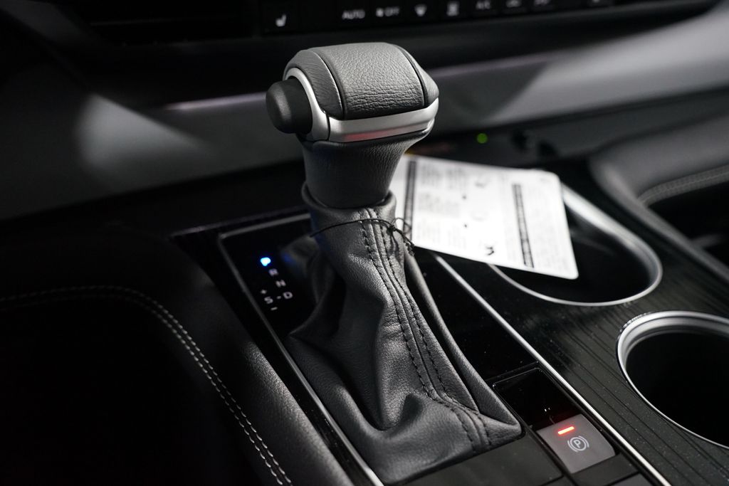 Thumbnail: 2025 Toyota Sienna - 21