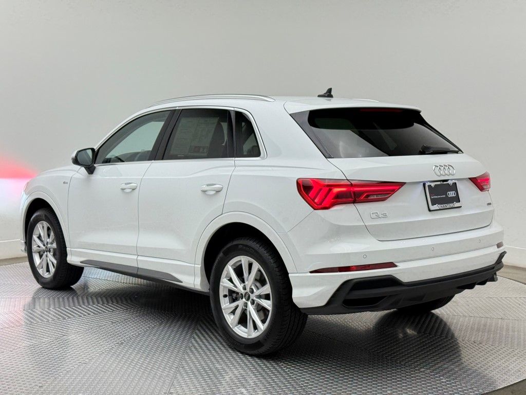 Thumbnail: 2025 Audi Q3 - 9