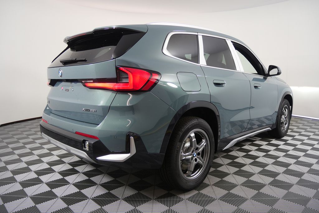 Thumbnail: 2025 BMW X1 - 3