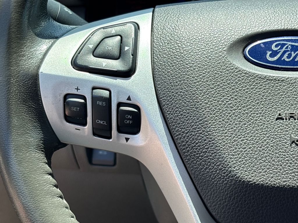 Used 2013 Green Ford SEL image 18