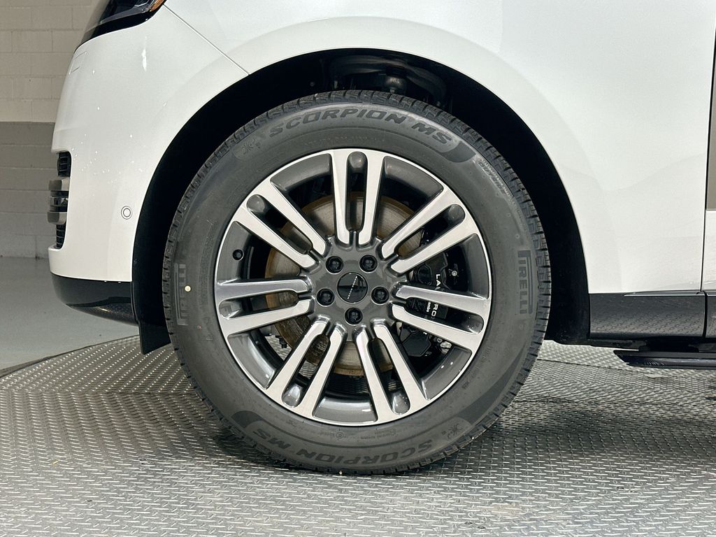 Thumbnail: 2026 Land Rover Range Rover - 17