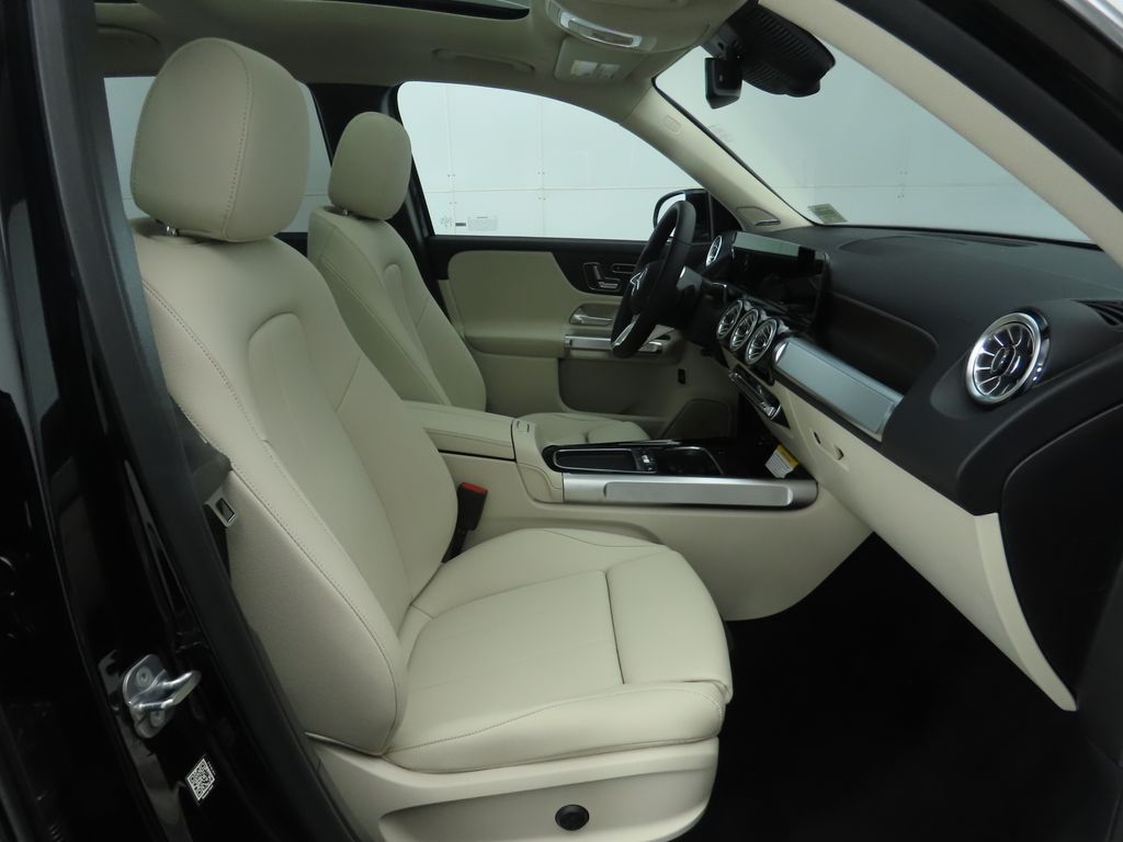 Thumbnail: 2026 Mercedes-Benz GLB - 21