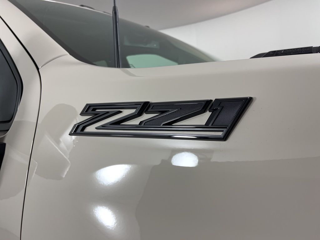 Thumbnail: 2026 Chevrolet Silverado 2500 - 9