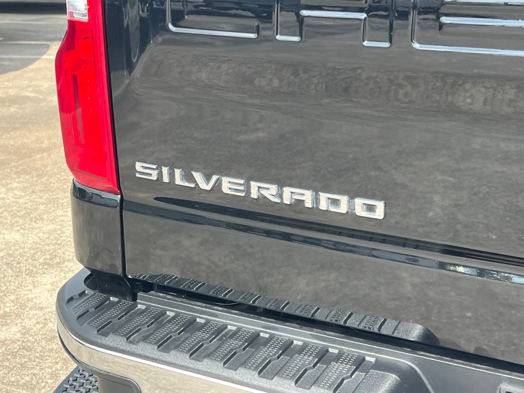 2026 Chevrolet Silverado 1500 LTZ - 11