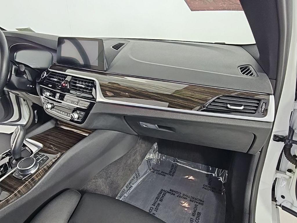 Thumbnail: 2020 BMW 5 Series - 15