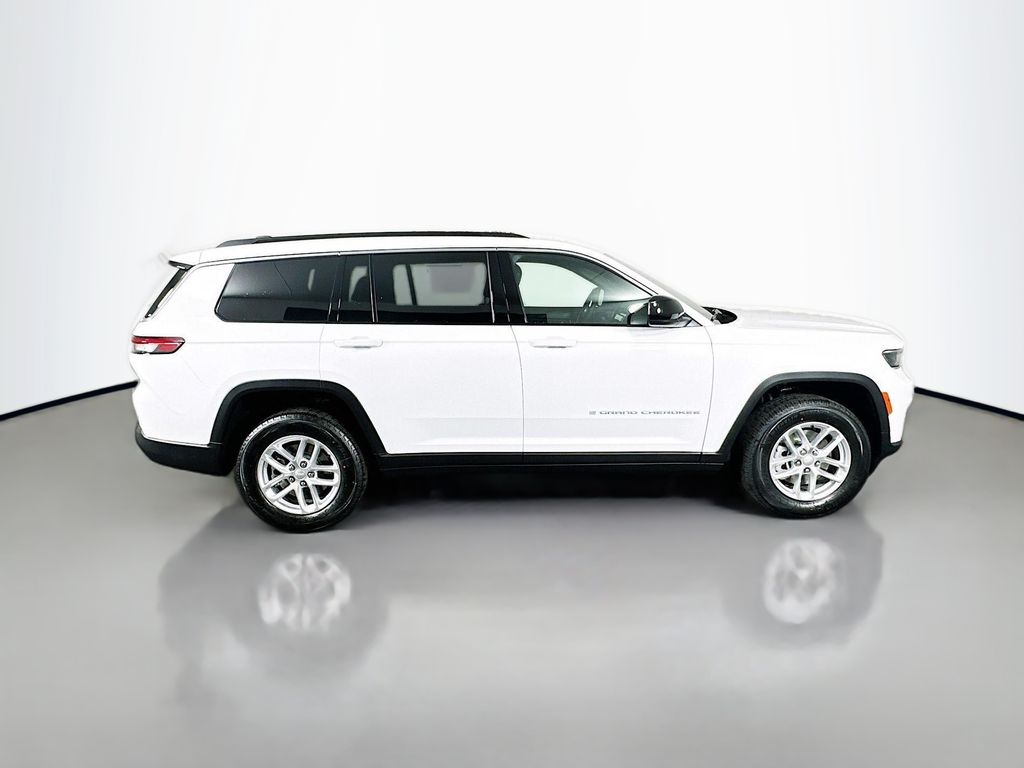 New 2026 White/off-white Jeep Laredo image 8