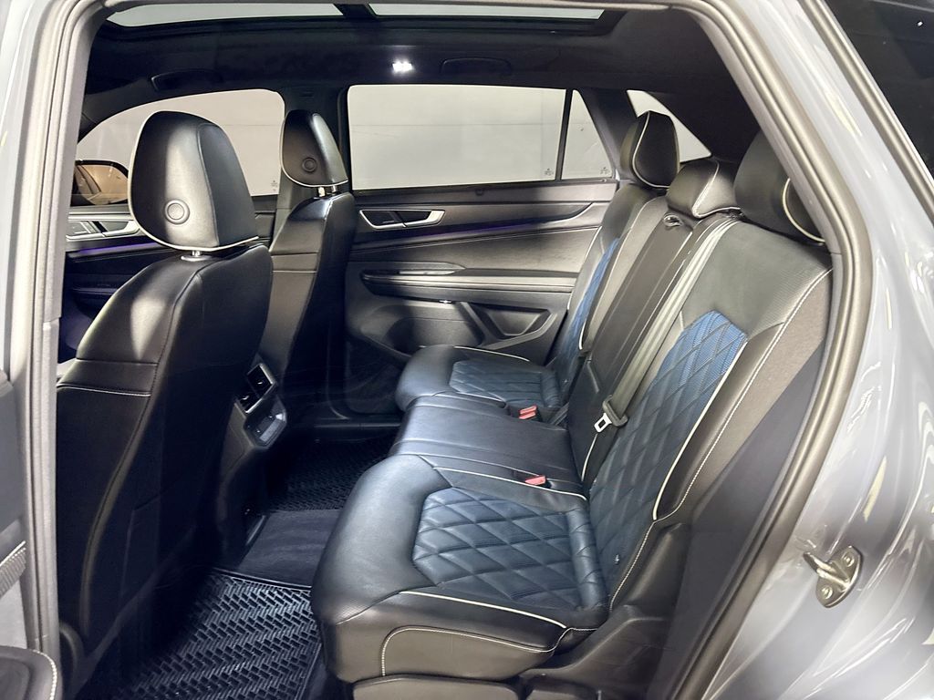 2024 Volkswagen Atlas Cross Sport 2.0T SEL Premium R-Line