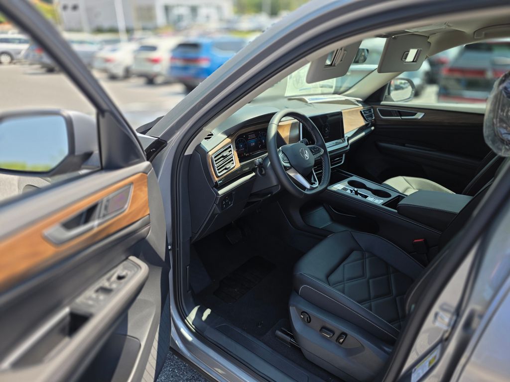 2026 Volkswagen Atlas 2.0T SE Silver at Sutliff Volkswagen