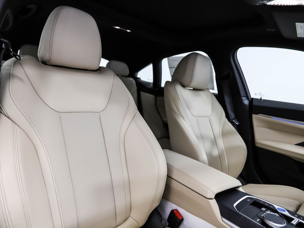 Thumbnail: 2025 BMW i4 - 31