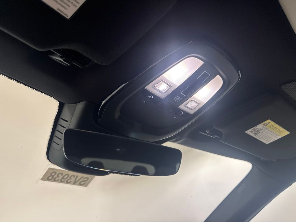 New 2026  Volvo B6 Plus 7-Seater image 15