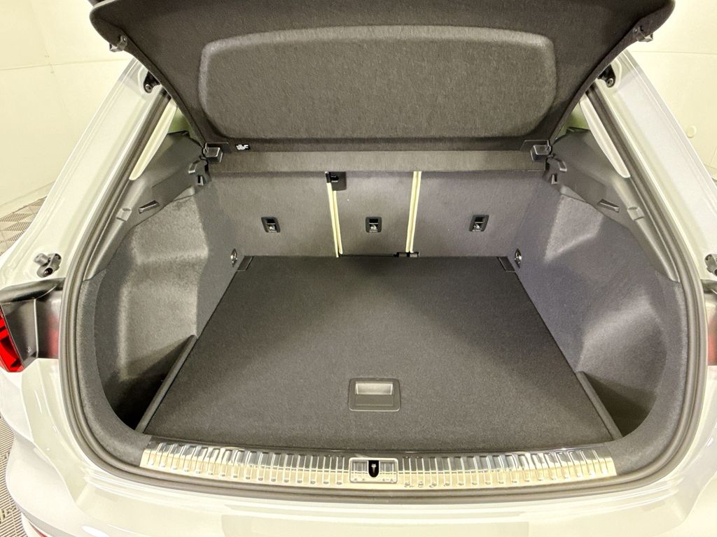 Thumbnail: 2025 Audi Q3 - 26