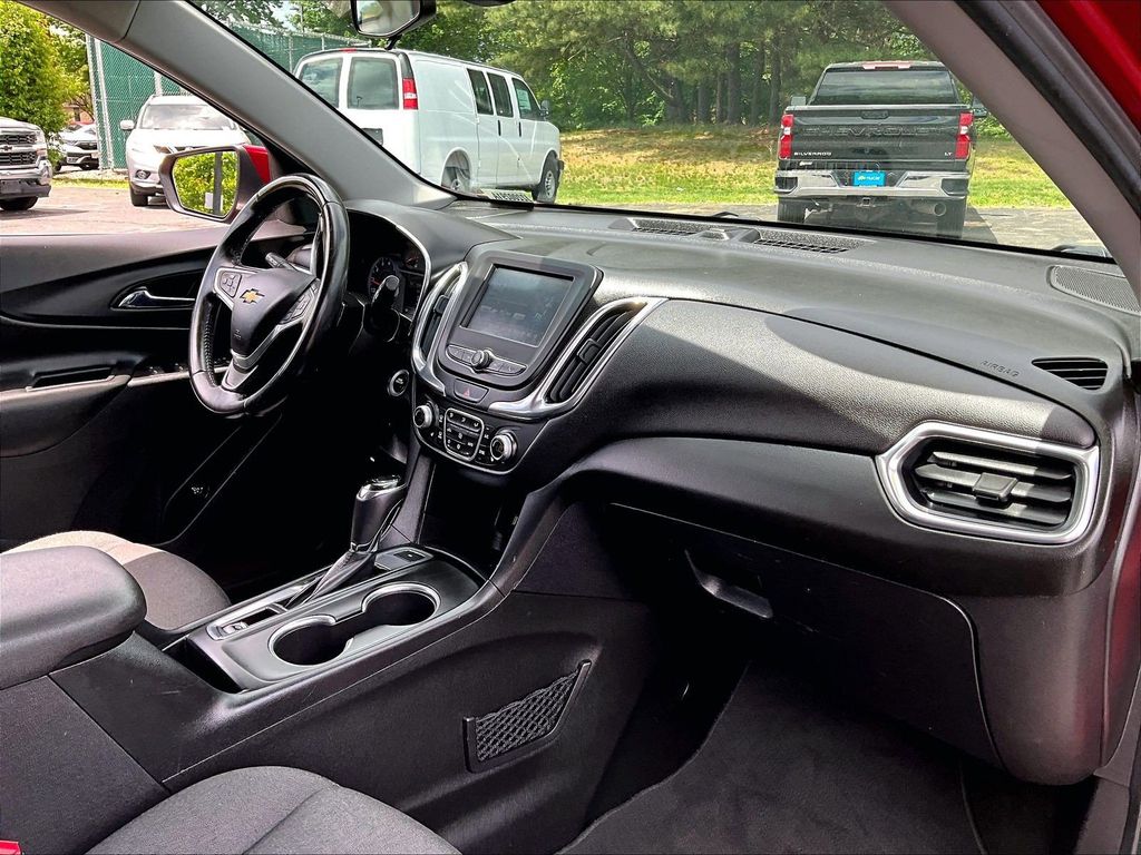 2018 Chevrolet Equinox — photo 21