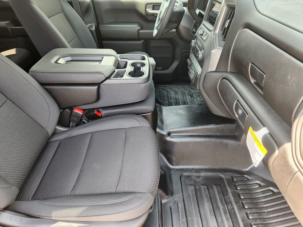 2025 Chevrolet Silverado 2500HD Work Truck photo 8