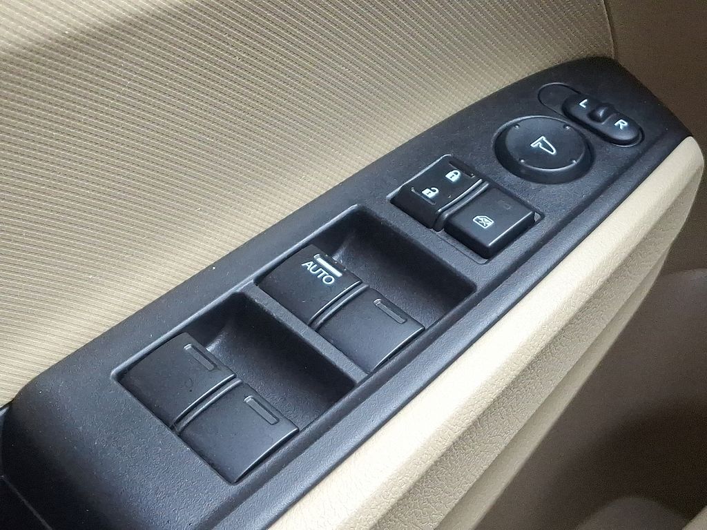 Thumbnail: 2012 Honda Accord - 25