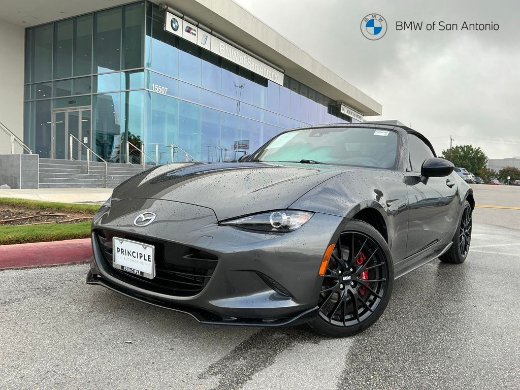 Machine Gray Metallic 2023 Mazda MX-5 Miata Convertible Rear-Wheel Drive 6-Speed Manual