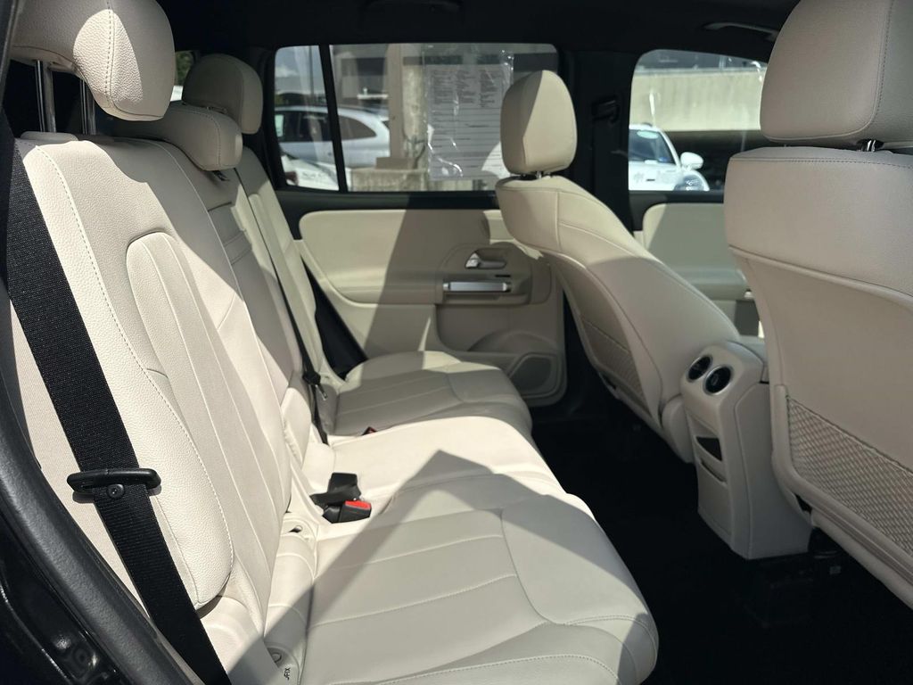 Thumbnail: 2026 Mercedes-Benz GLB - 12