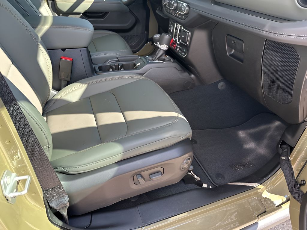 New Car 2025 Jeep Gladiator  Mojave For Sale Under $50,000 In Austin, Texas