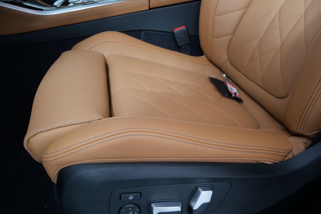 Thumbnail: 2026 BMW X5 - 10