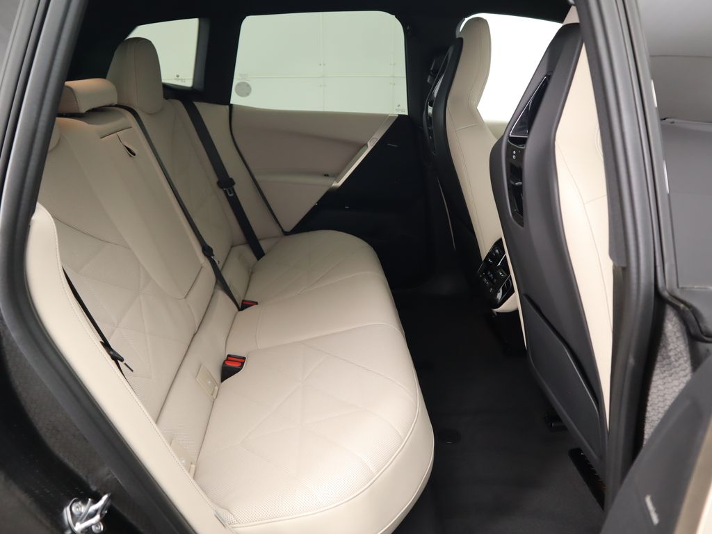 2025 BMW iX xDrive50 23