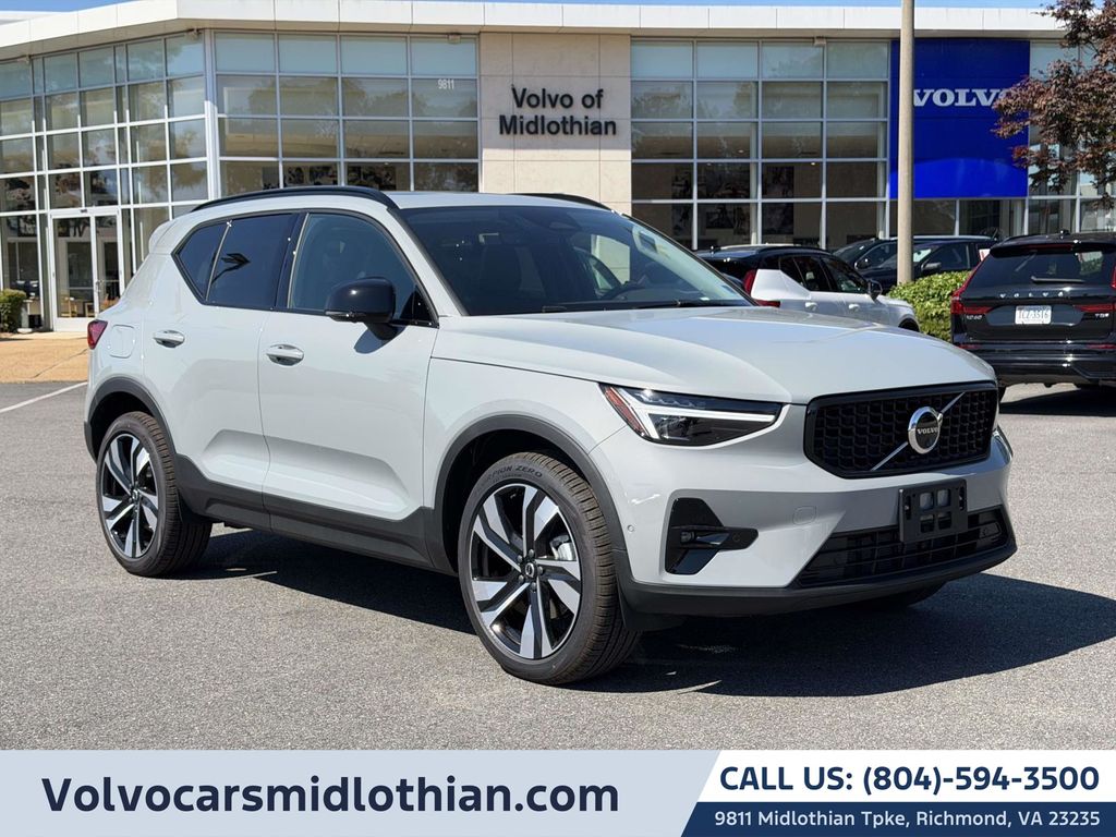 Vapour Gray Metallic 2026 Volvo XC40 SUV / Crossover All-Wheel Drive Automatic