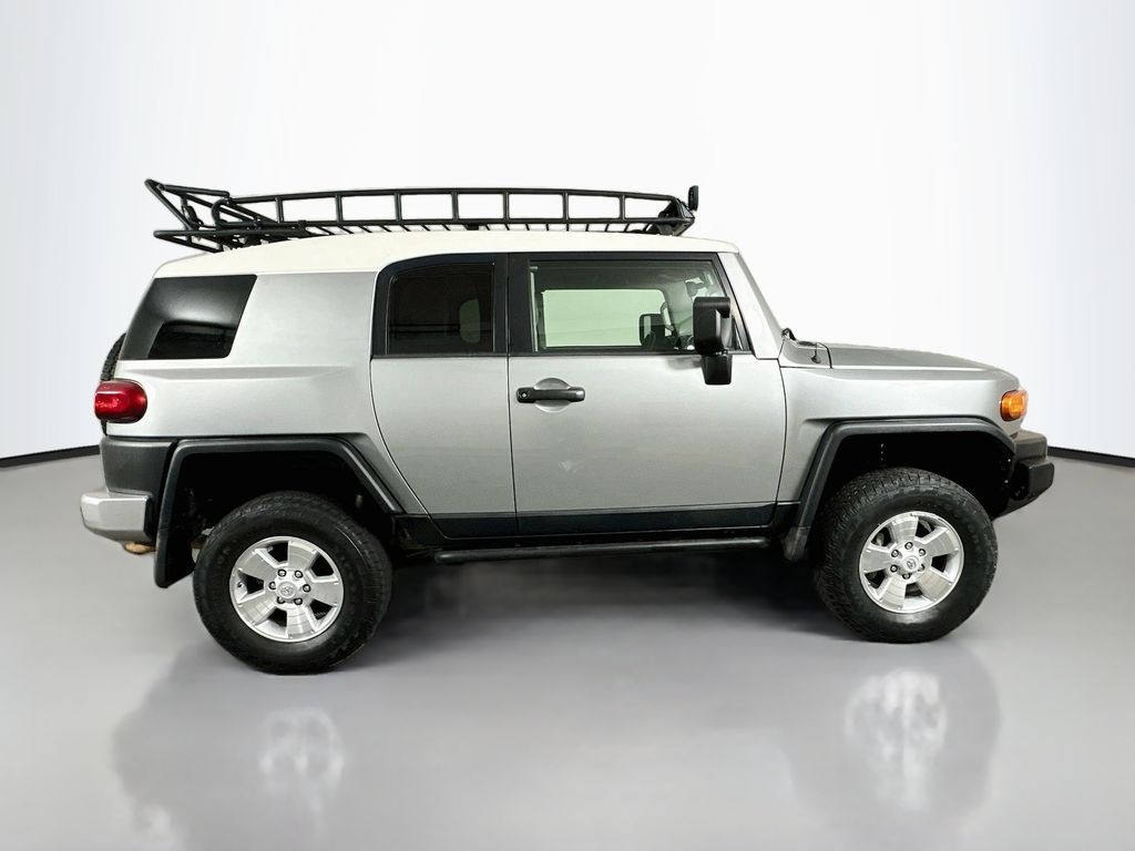 Thumbnail: 2010 Toyota FJ Cruiser - 4