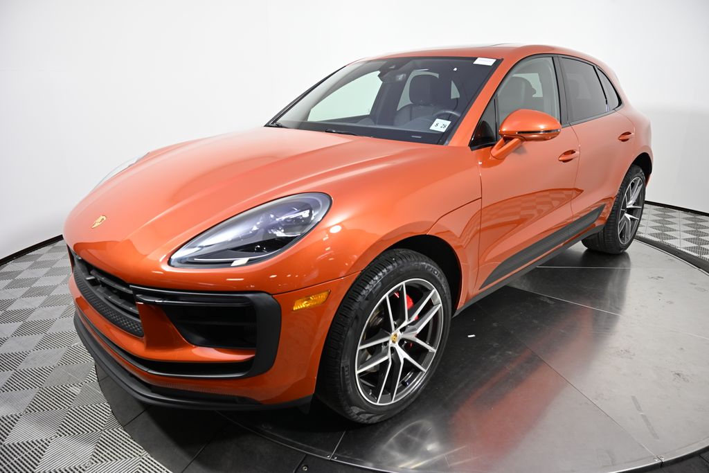 Thumbnail: 2024 Porsche Macan - 1