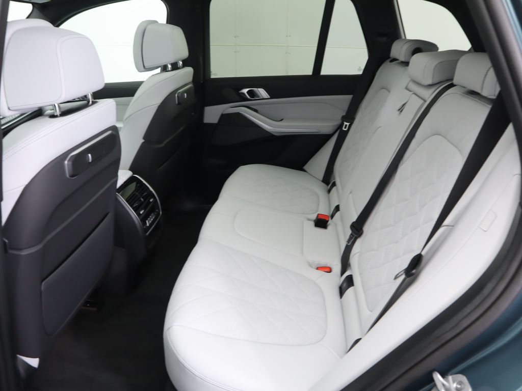 Thumbnail: 2026 BMW X5 - 22