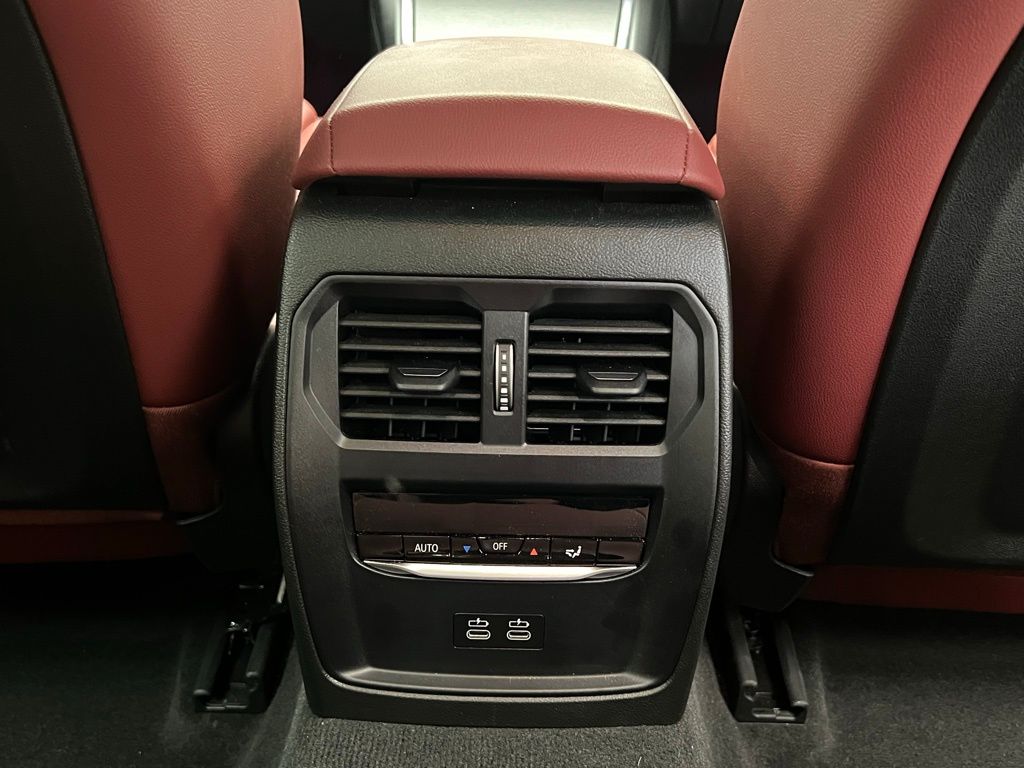 Thumbnail: 2025 BMW 3 Series - 9