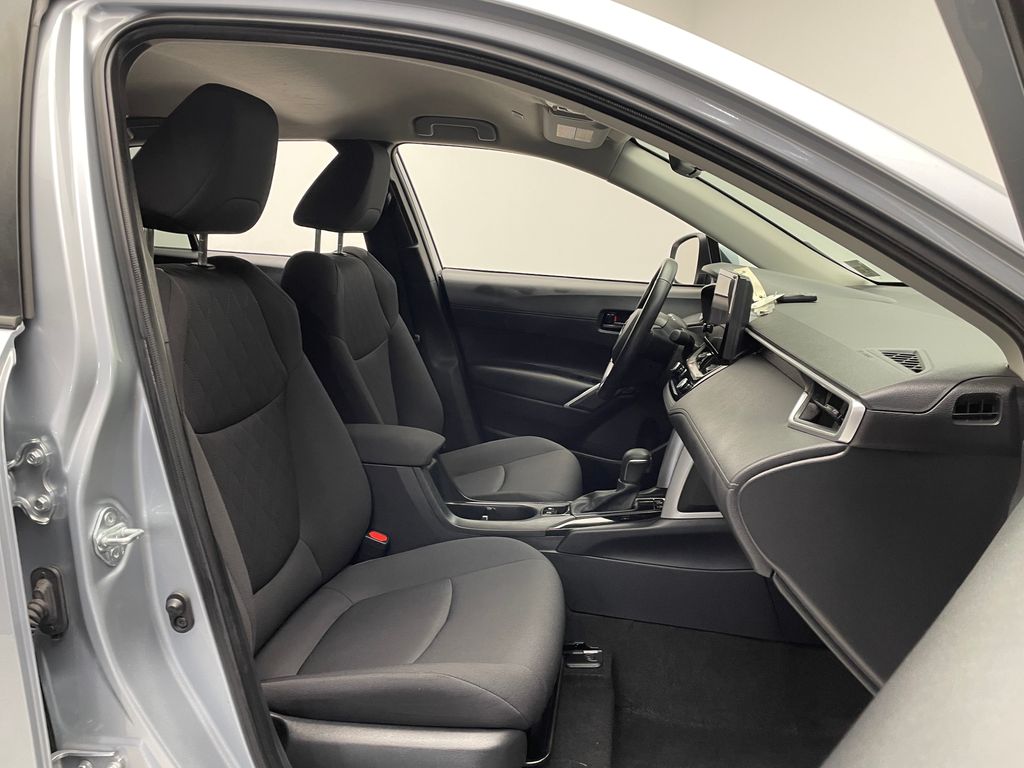 2023 Toyota Corolla Cross LE 17