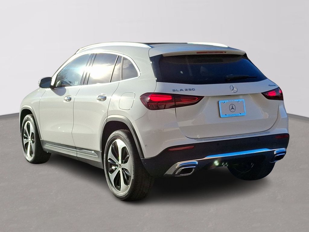 2025 Mercedes-Benz GLA 250 4MATIC 4