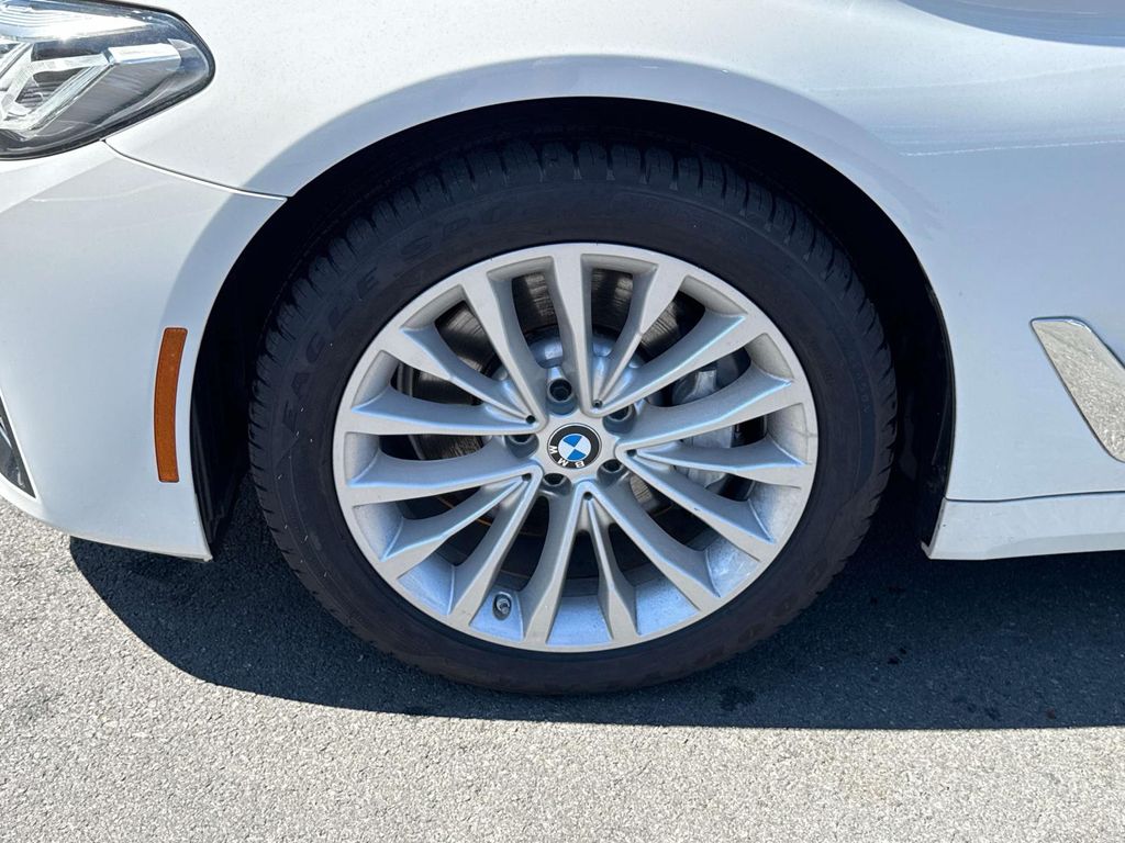Thumbnail: 2022 BMW 5 Series - 14