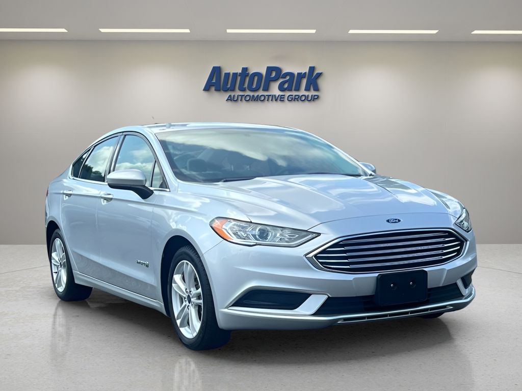 Ingot Silver Metallic 2018 Ford Fusion Hybrid Sedan Front-Wheel Drive Continuously Variable Transmission