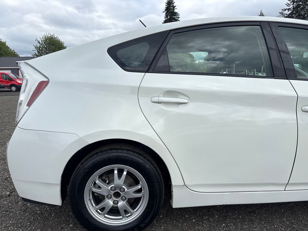 2010 Super White Toyota Prius II FWD Hatchback