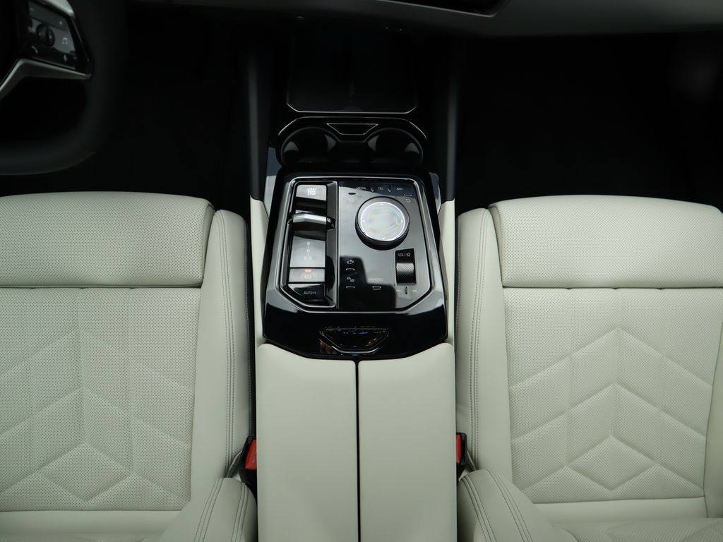 2024 BMW 5 Series 530i xDrive 17