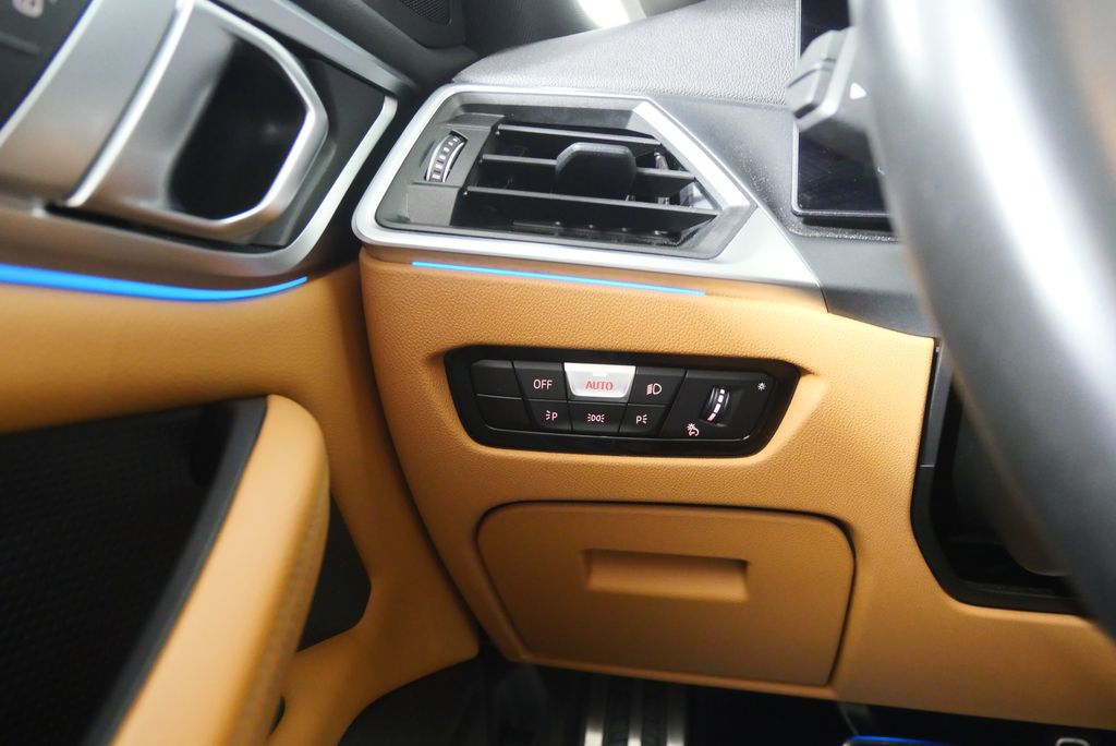 Thumbnail: 2022 BMW i4 - 21