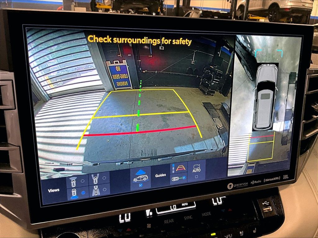 2024 Toyota Sequoia — photo 20