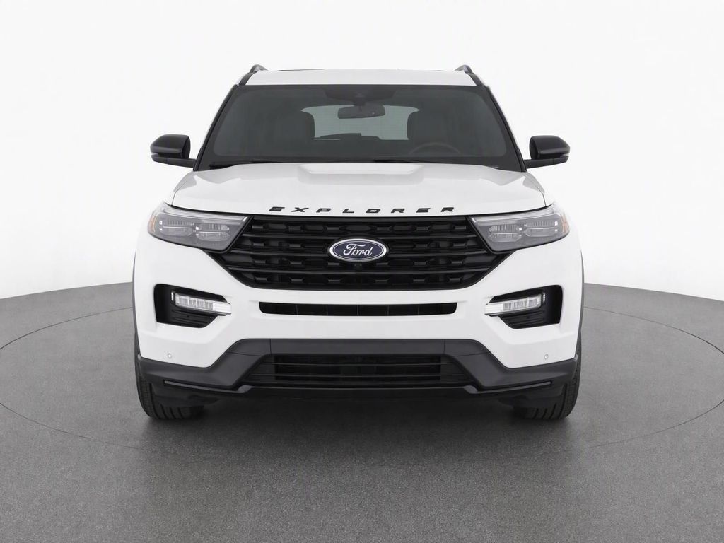 Used 2017 White Platinum Clearcoat Metallic Ford Sport image 5