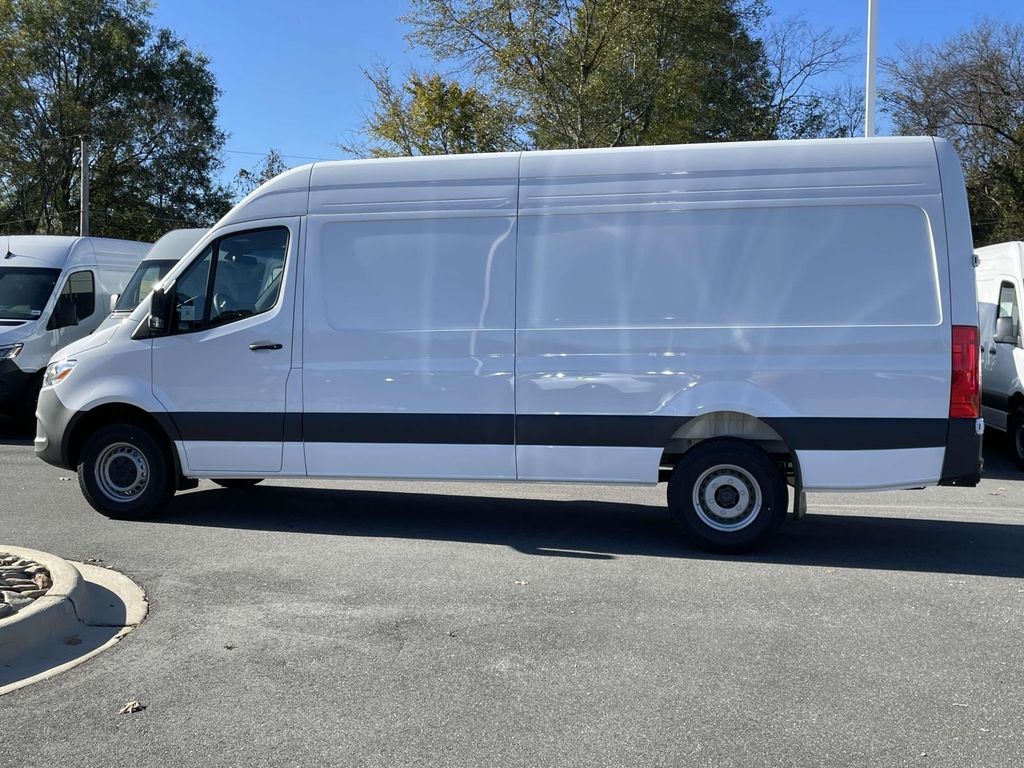 2025 Mercedes-Benz Sprinter 3500 8