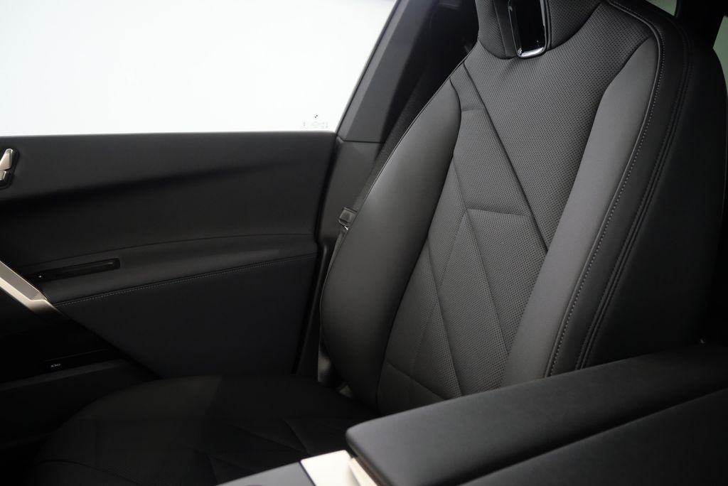 2025 BMW iX xDrive50 26