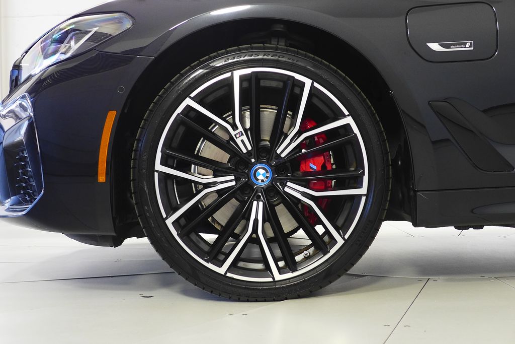 Thumbnail: 2023 BMW 5 Series - 5